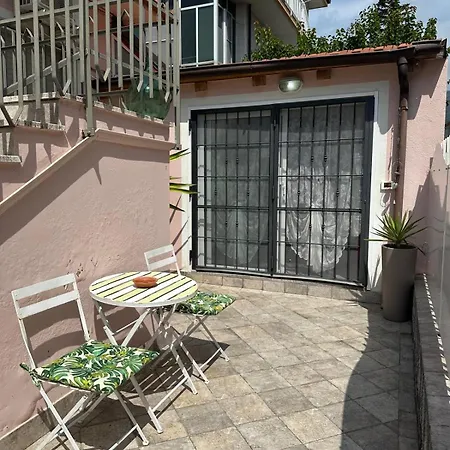 Ceriale's House Con Parcheggio Privato Daire